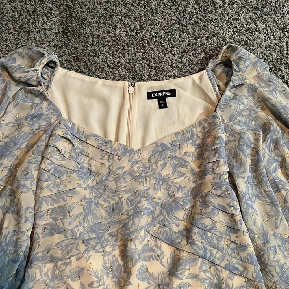 express balloon sleeve blouse - Picture 2 of 5